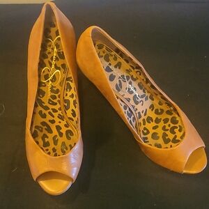 Jessica Simpson Tan Peep-Toe Heels